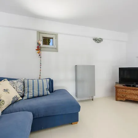 Seaside With Hot Tub, Vineyard, Shared Pool And View Holiday home *