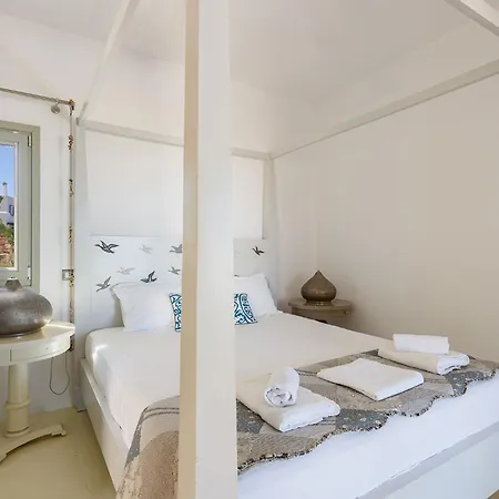 Seaside With Hot Tub, Vineyard, Shared Pool And View Holiday home *