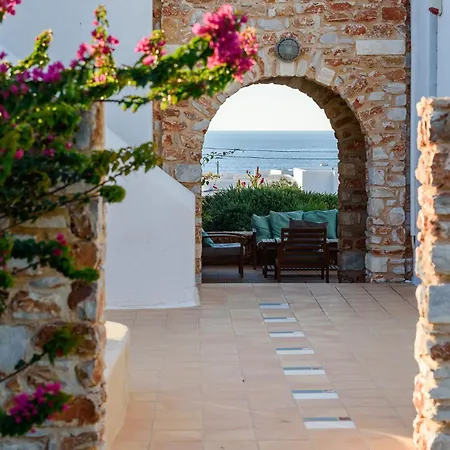 Seaside With Hot Tub, Vineyard, Shared Pool And View Holiday home