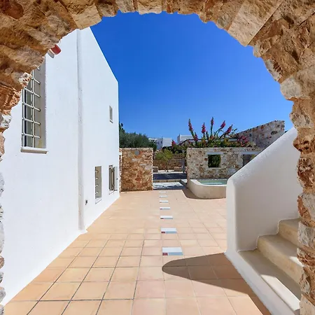 Seaside With Hot Tub, Vineyard, Shared Pool And View Páros