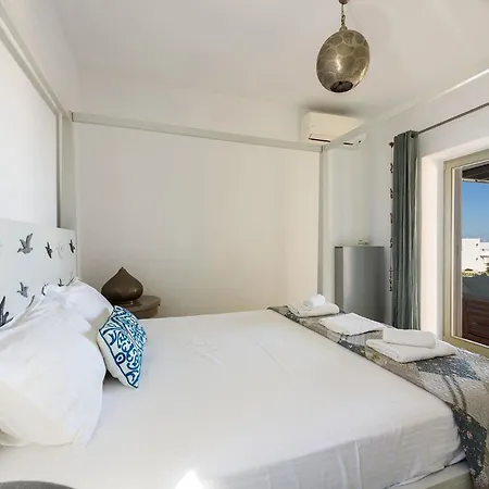 Seaside With Hot Tub, Vineyard, Shared Pool And View * Páros